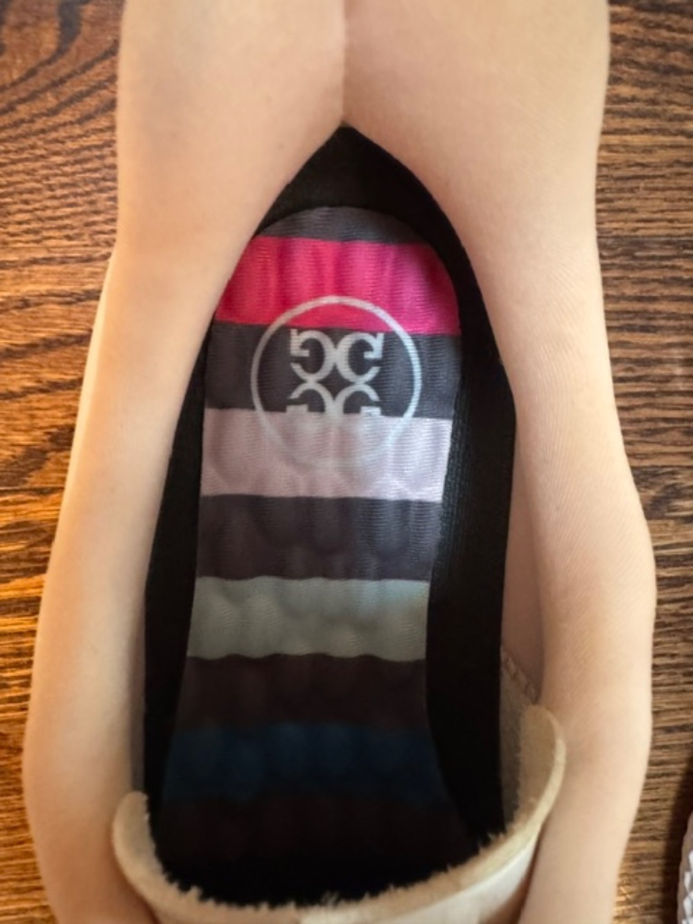 G/Fore Women's Kiltie Golf Shoes. 9.5 - Picture 2 of 8